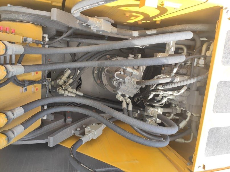 Экскаватор гусеничный SDLG e6150f