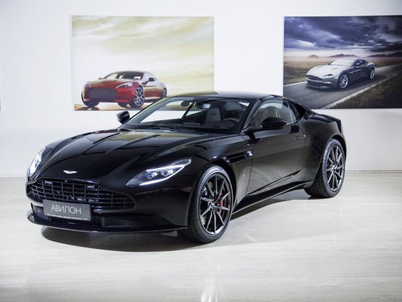 Aston Martin db11 черный