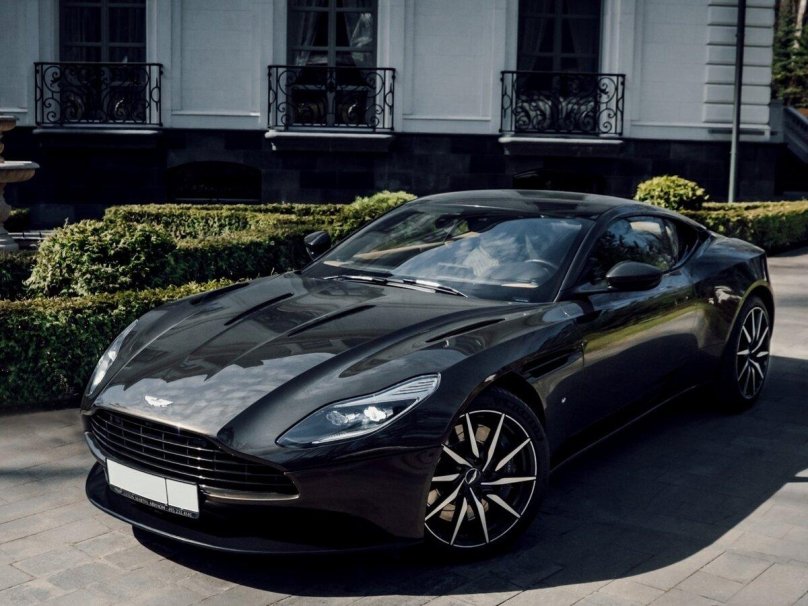 Aston Martin db11