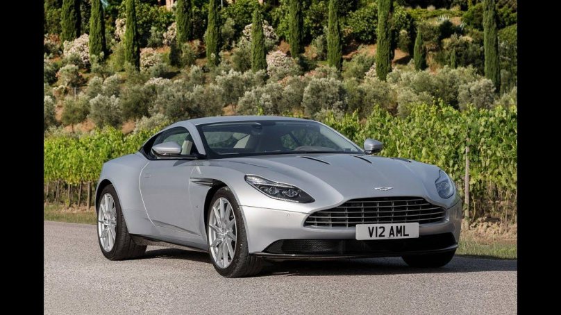 Aston Martin db11 2017
