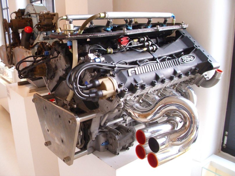 Ford Cosworth двигатель