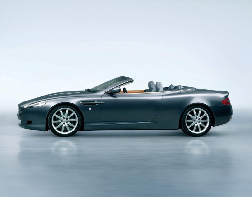 Aston Martin db9 2004