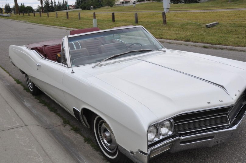 Машина Buick Wildcat