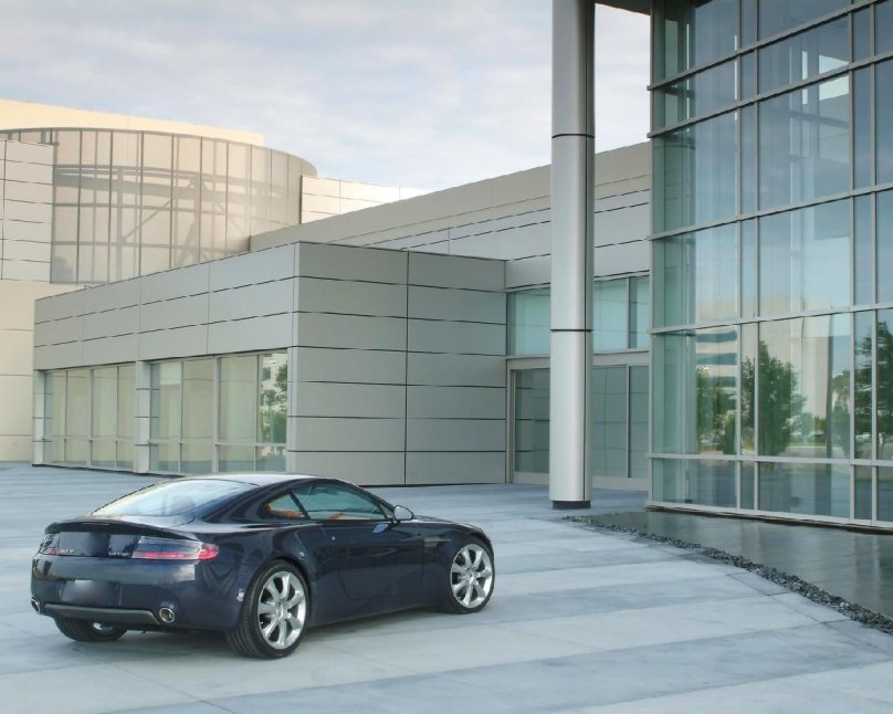 Астон Мартин amv8