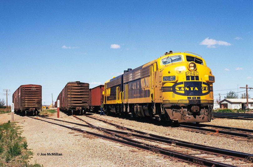 EMD f9 Santa Fe