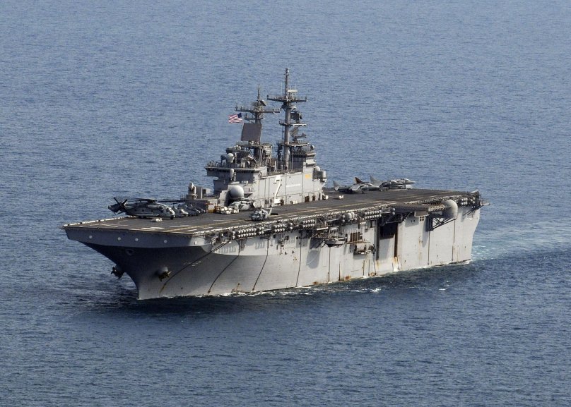 USS «Эссекс» (LHD-2)