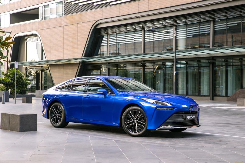 Тойота Мирай 2022