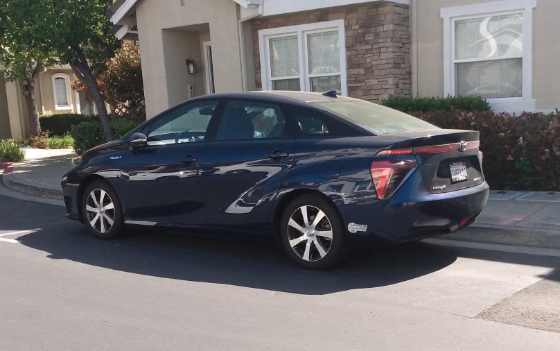 Тойота длинная седан