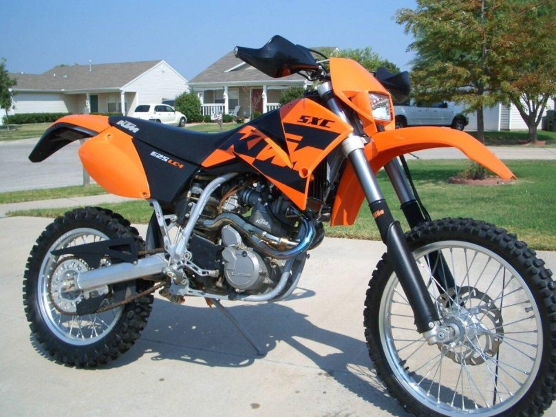 Оранжевый эндуро КТМ