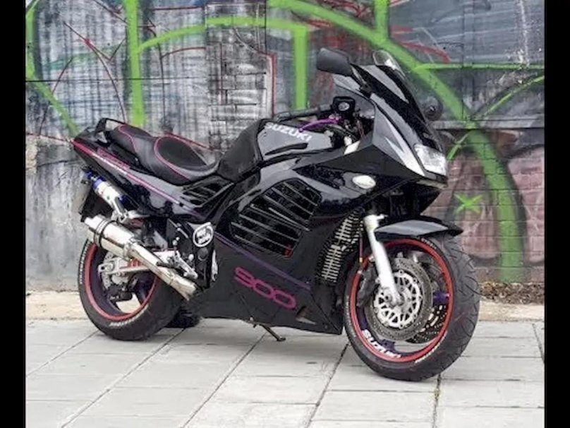 Suzuki rf900r
