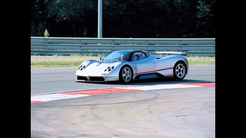 Зонда Пагани 2004