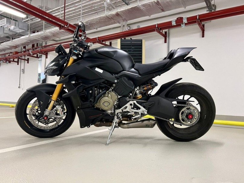 Ducati Streetfighter v4