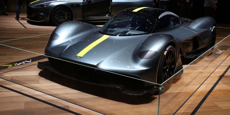 Aston Martin Valkyrie 2021