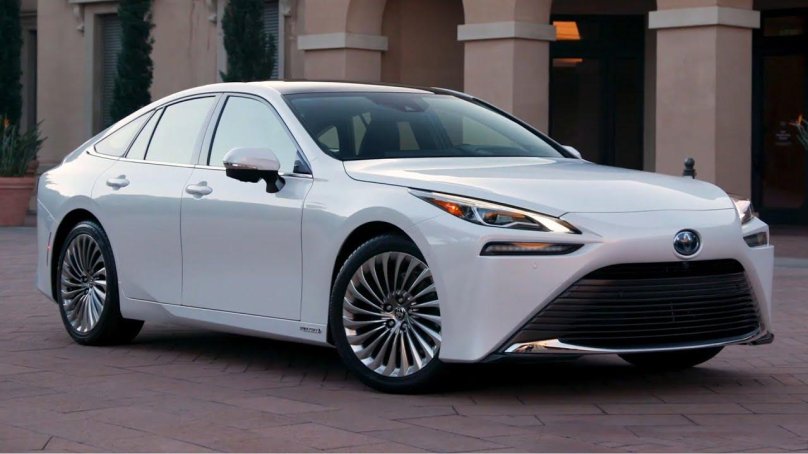 Тойота Мирай 2021 гибрид белая