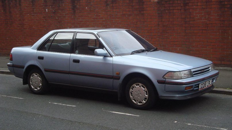Toyota Carina 2