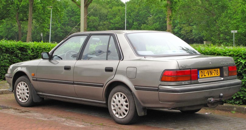 Toyota Carina 2