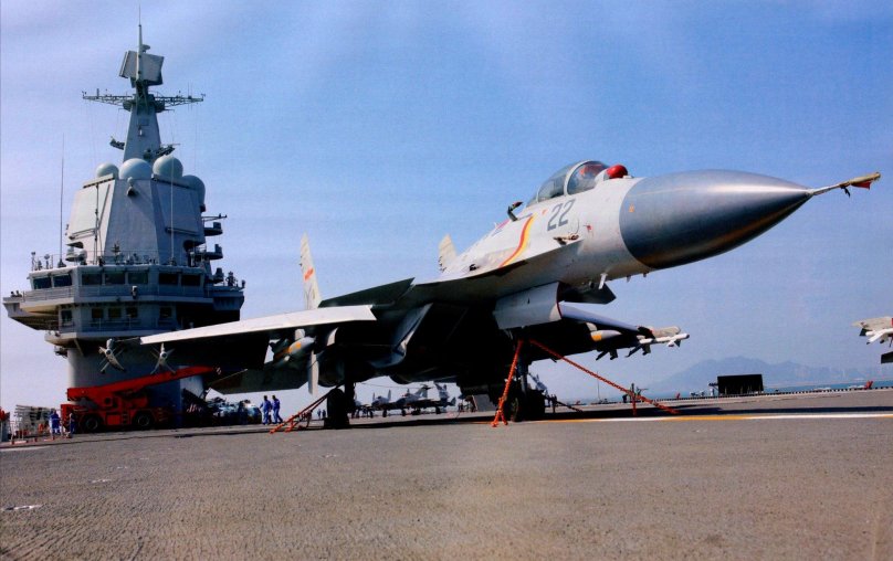 Китайский палубный истребитель j-15