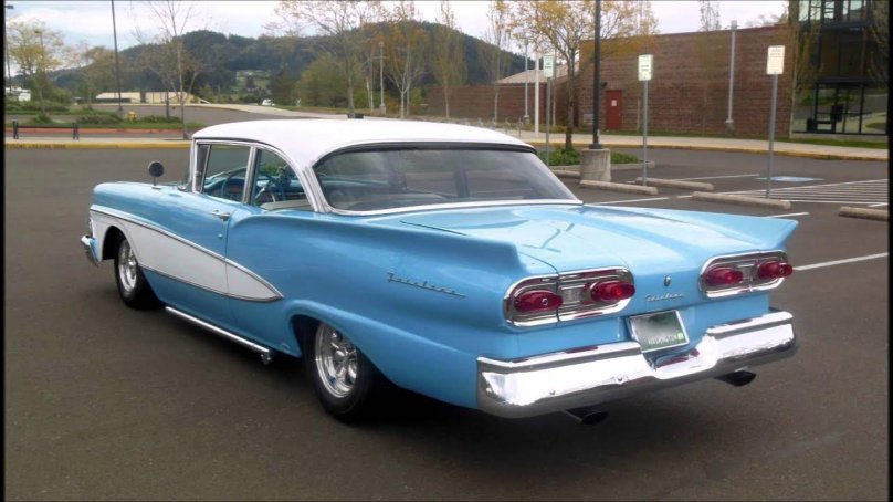 Ford Fairlane 1958