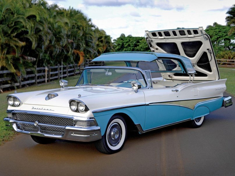 Ford Fairlane 500 Skyliner