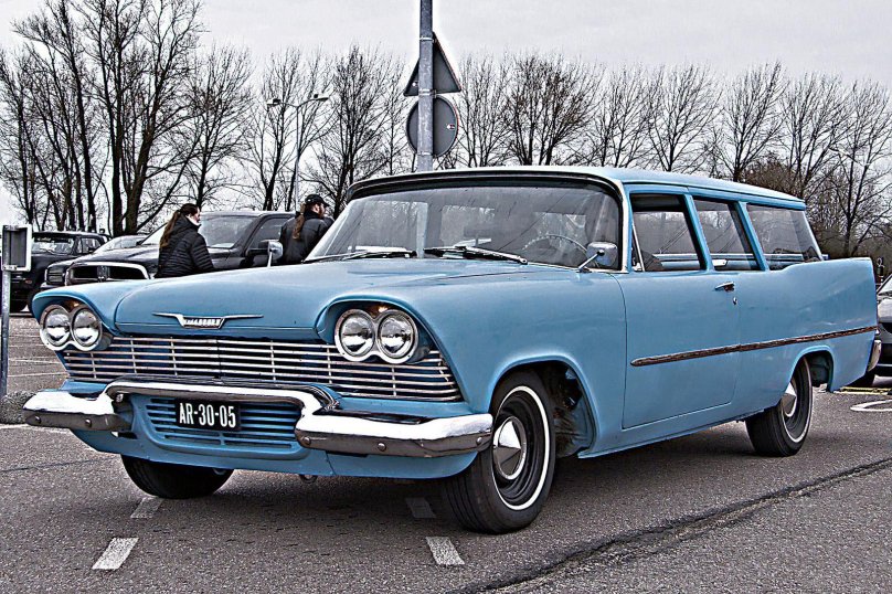 Plymouth Suburban 1958