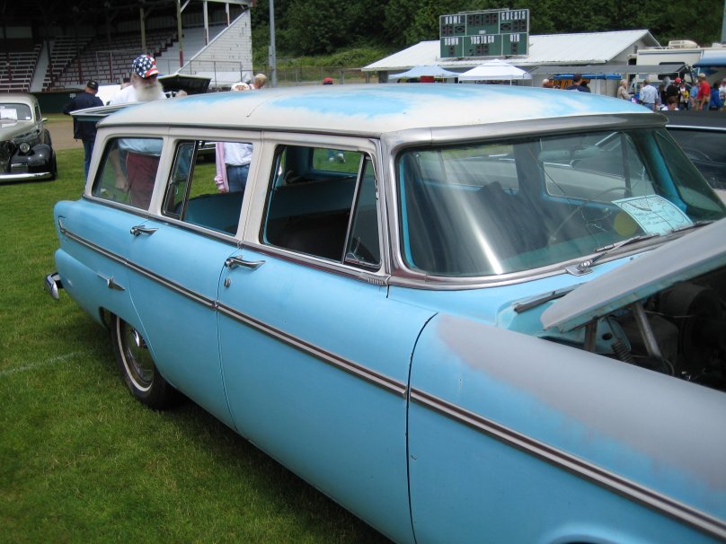Plymouth Suburban 1968
