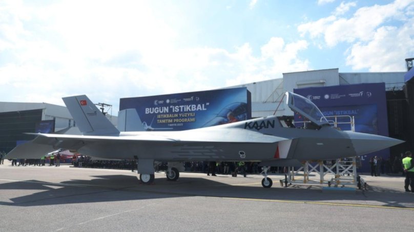 Турецкий самолет Каан
