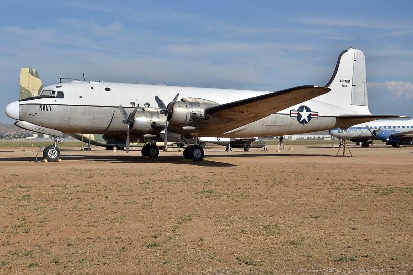 Самолёт Douglas c-54 Skymaster