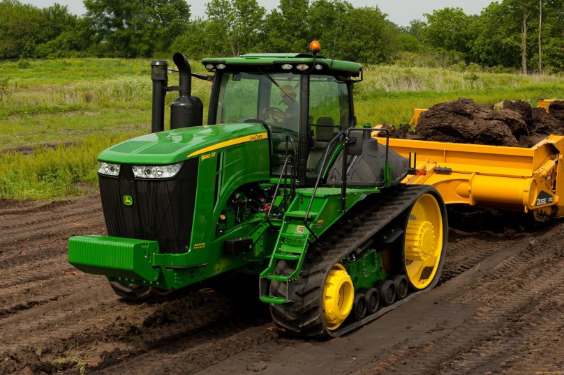 Трактор John Deere 9rt