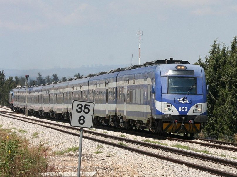 Двухэтажный поезд в Израиле