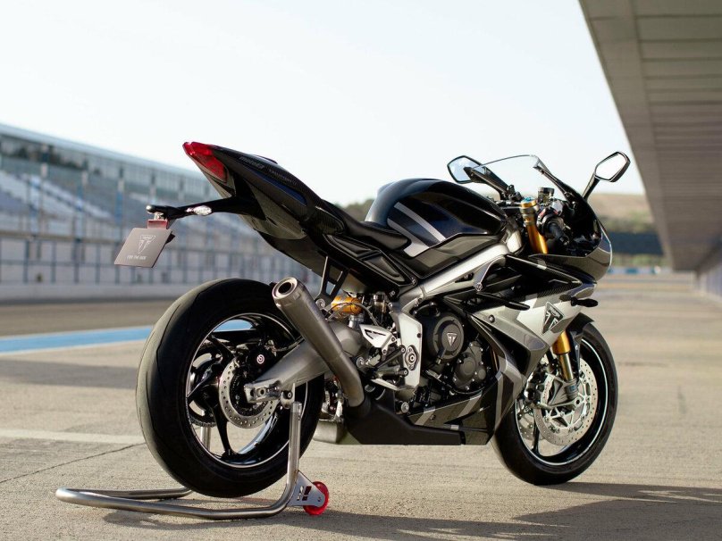 Triumph Daytona 765 moto2