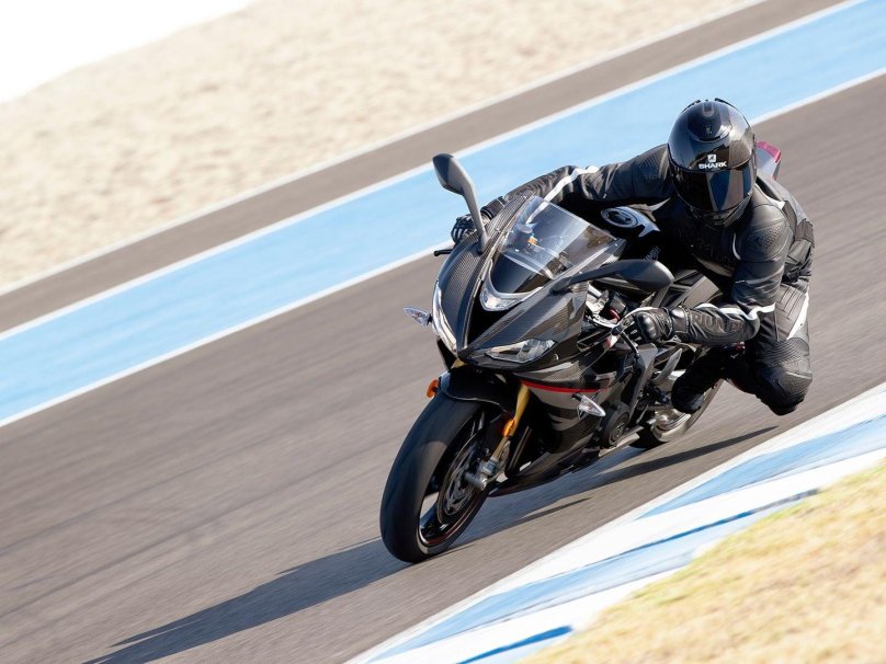 Triumph Daytona Moto 2