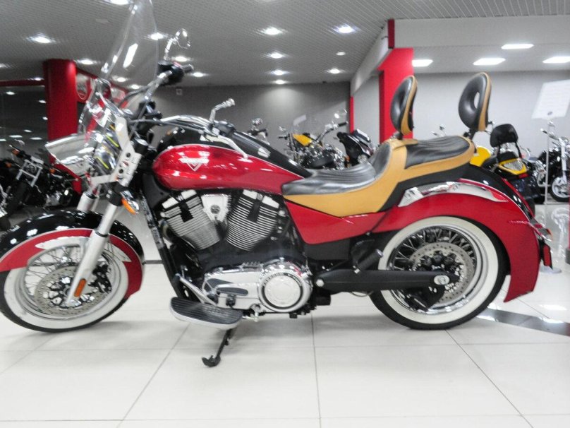 Мотоцикл Виктори 1.8 новый красный