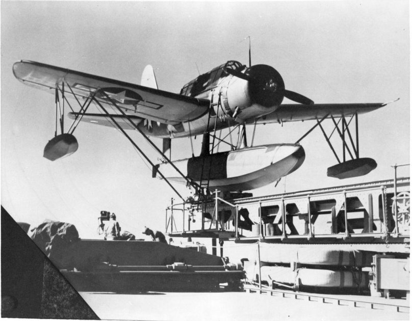 Корабельная катапульта для самолетов