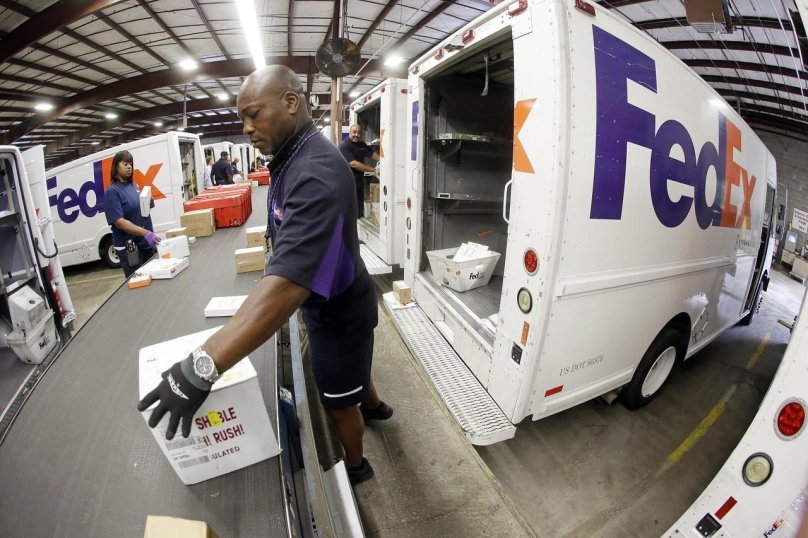 FEDEX машины