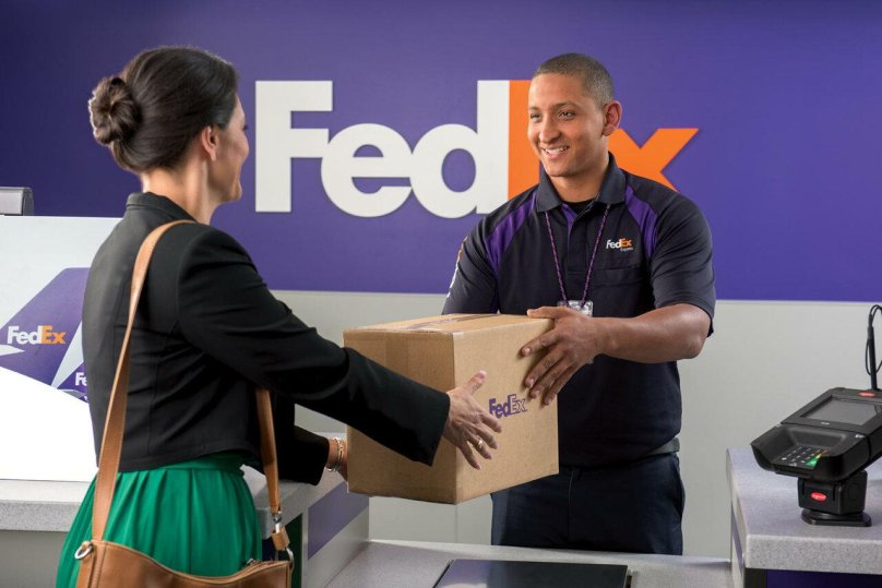 Сотрудники FEDEX