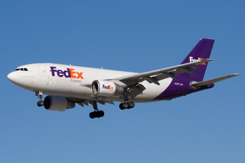 FEDEX plane