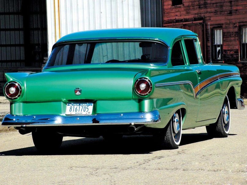 Ford Custom 300 sedan 1957