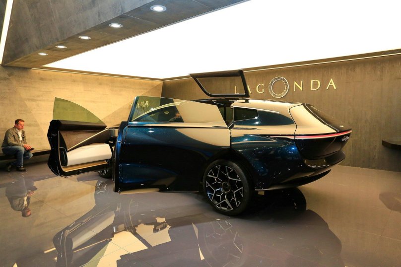 Астон Мартин Лагонда концепт