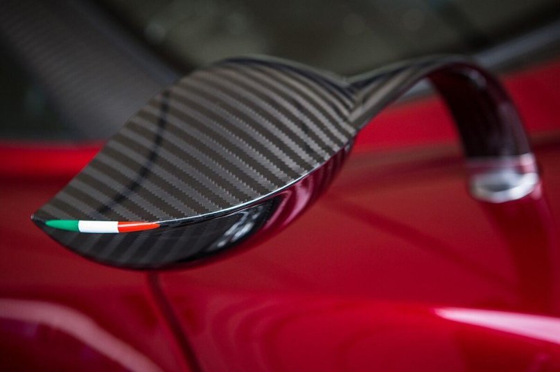 Pagani Huayra зеркало