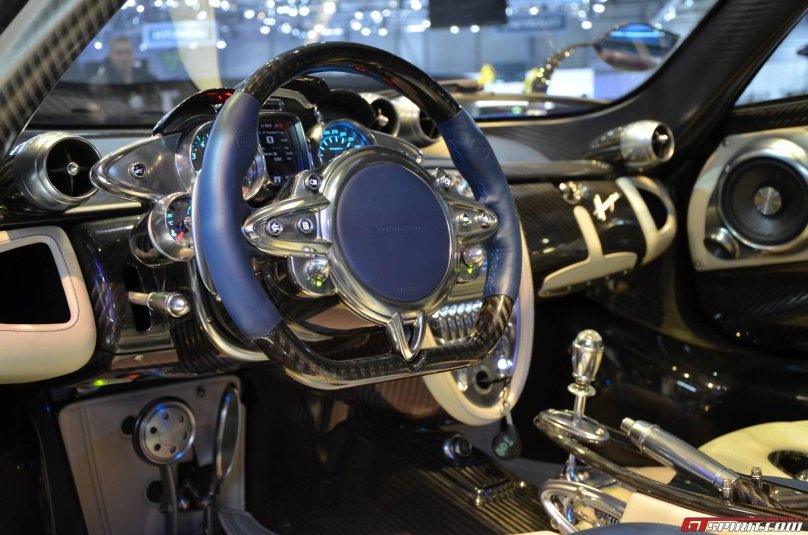 Pagani Zonda приборная панель