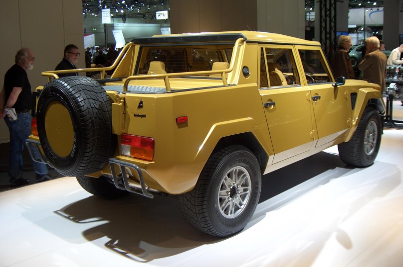 Lamborghini lm002 engine