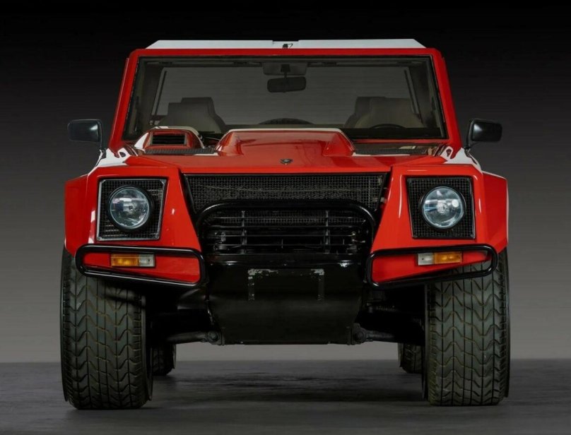 Ламборджини lm002