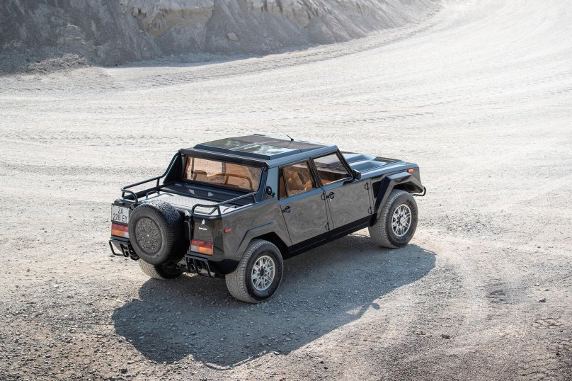 Lamborghini lm002 6x6