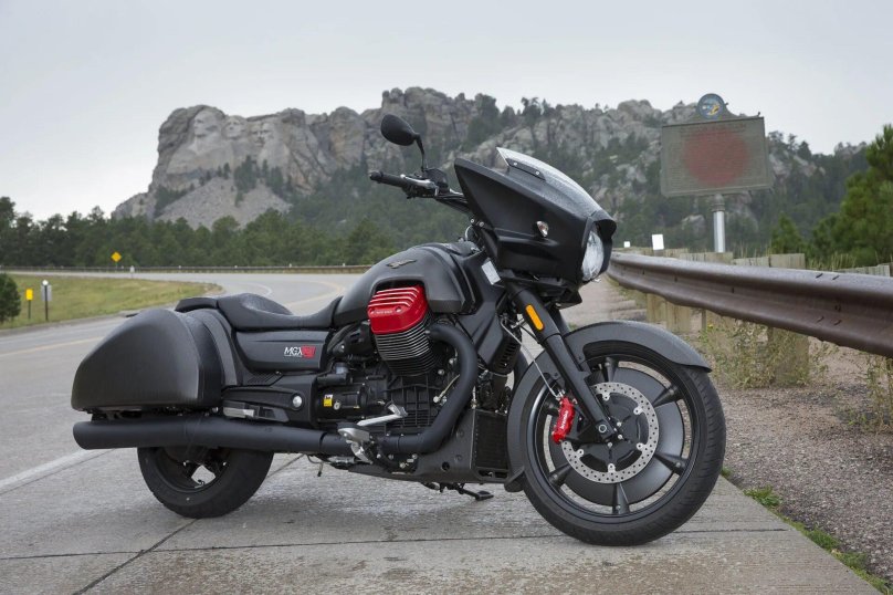 Мото Гуцци круизер