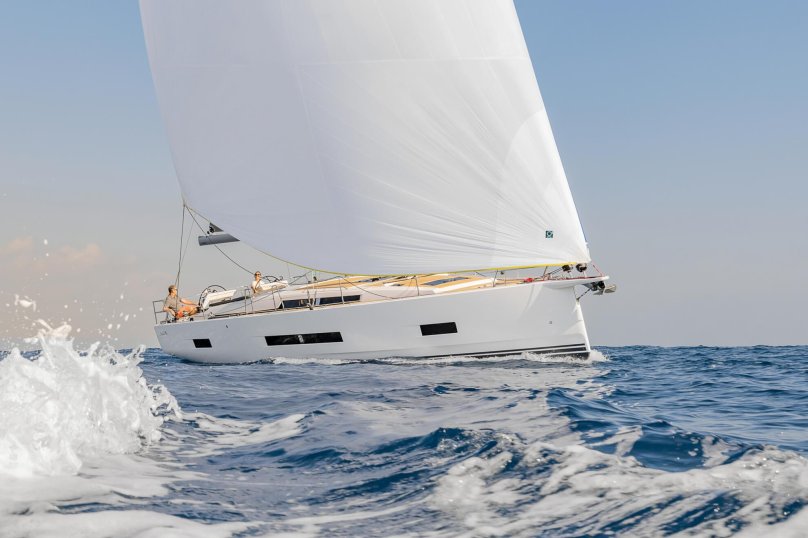 Яхта Hanse 460