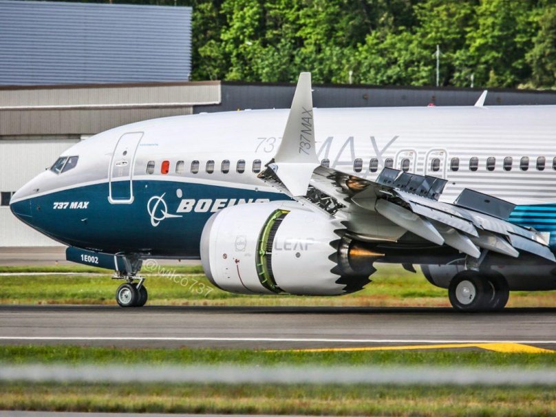 737 Max 7