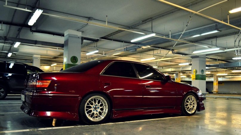 Toyota Mark 2 100 red