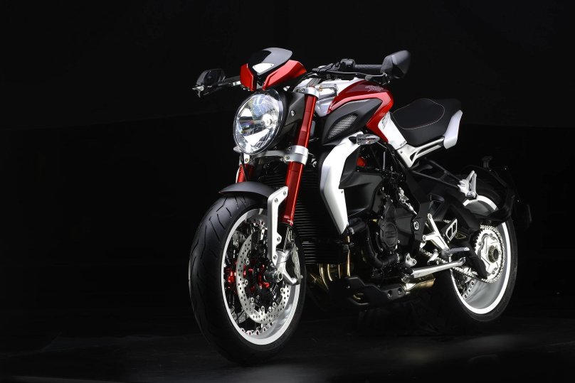 Motorcycle MV Agusta brutale Dragster 800