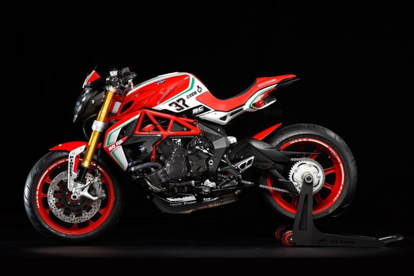 Motorcycle MV Agusta brutale Dragster 800