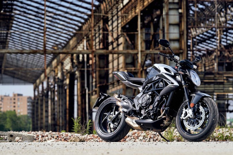 Motorcycle MV Agusta brutale Dragster 800